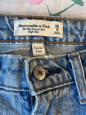 Abercrombie & Fitch Curve Love Frayed Hem Jeans